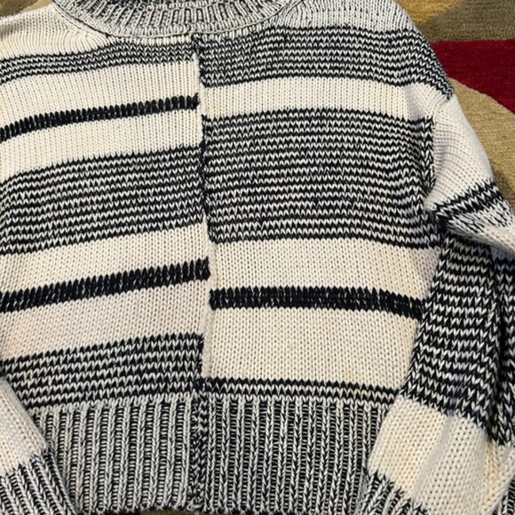 Storia Multi Strip Textured Crewneck Sweater Black and White Junior’s Large - Picture 2 of 5